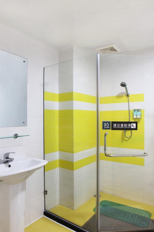 7Days Inn Zhu Hai Gong Bei Tunnel Portal Ζουχάι Εξωτερικό φωτογραφία